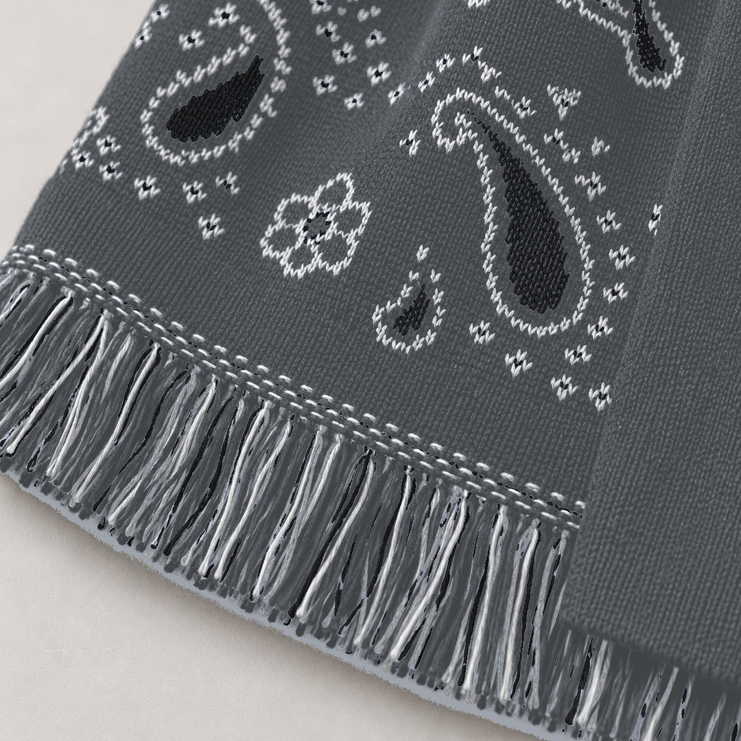 SIENNA graue Wolljacke – Fransen und Strickdetail