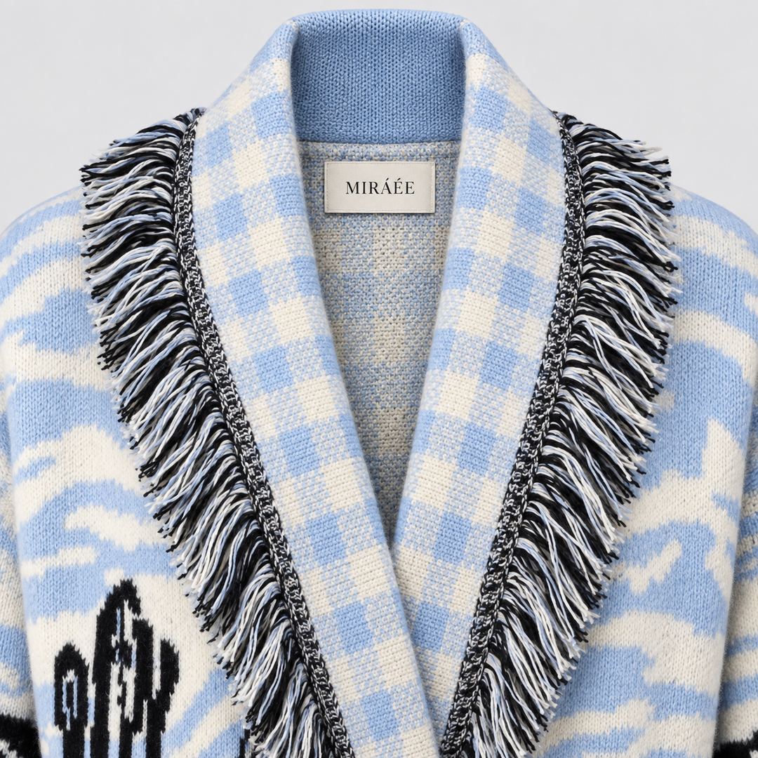 SIENNA Hellblaue Wolljacke – MIRAÉE PARIS Innenlabel und Kragendetail