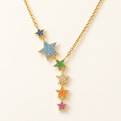 STELLA Rainbow Star Necklace – Kristallsterne im Detail