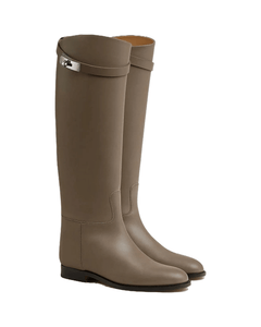 MIRAEE-UNIFORM-2026 | VALENTINA – Luxus Damen Reitstiefel aus Echtleder – Beige – freigestellte Produktansicht auf weißem Hintergrund