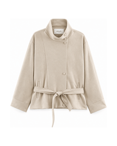 MIRAEE-UNIFORM-2026 | VALÉRIE – Eleganter Mantel in Veloursoptik mit Gürtel – Beige – freigestellte Produktansicht auf weißem Hintergrund