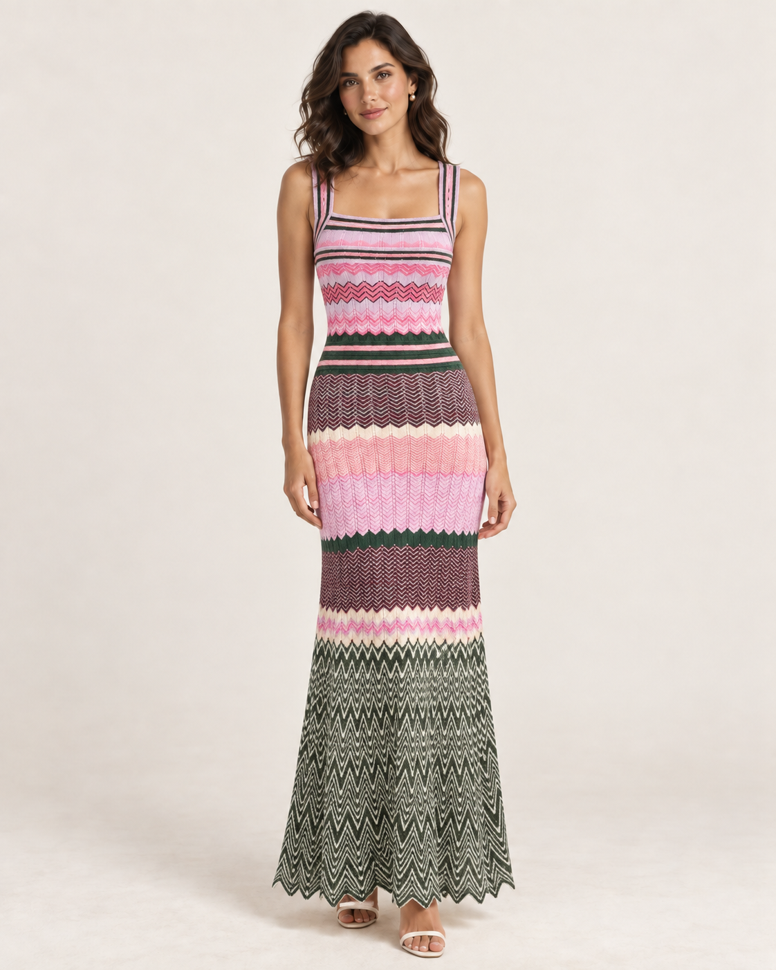 ZIGZAG MUSE Strickkleid – Sunset-Farbverlauf am Model